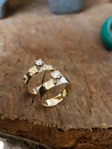 Designed diamond rings